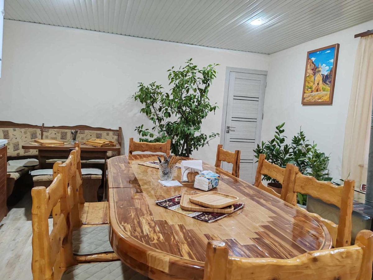 Hotel Sun House Yeghegnadzor Esterno foto
