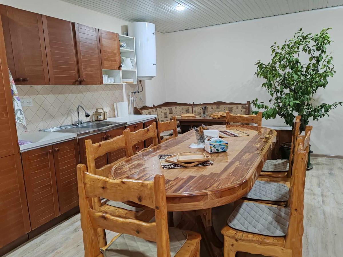 Hotel Sun House Yeghegnadzor Esterno foto