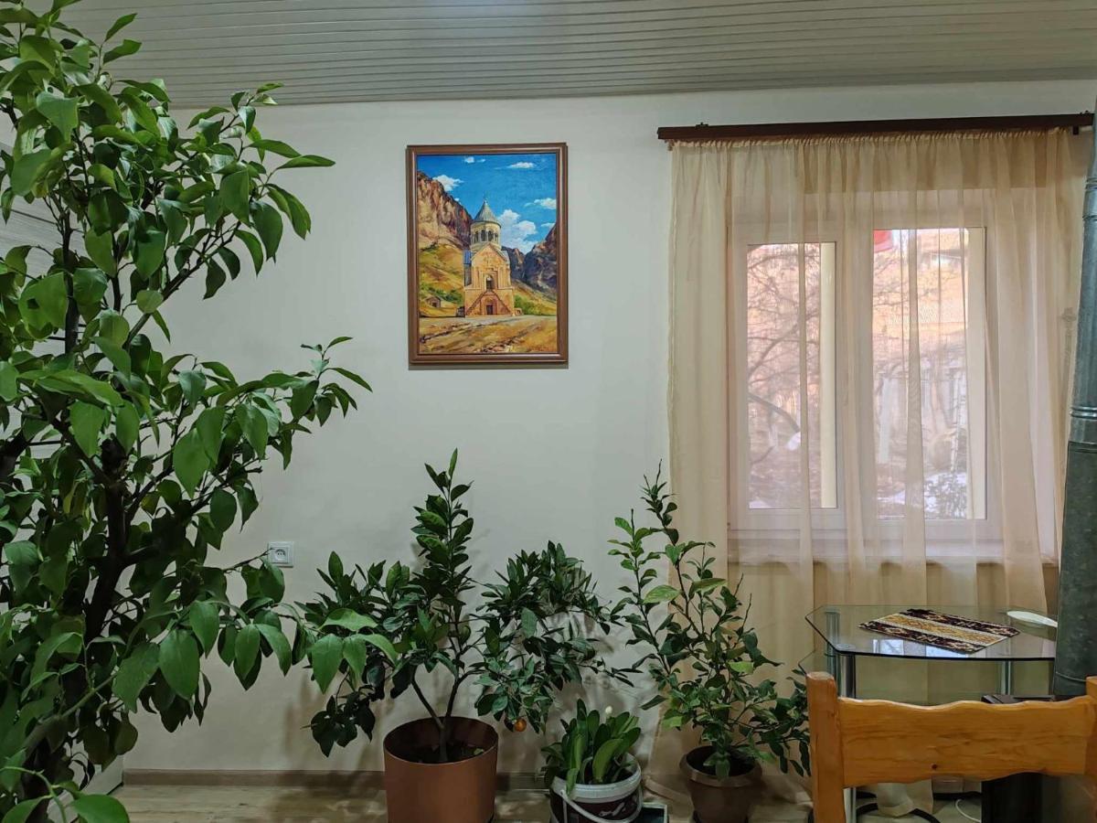 Hotel Sun House Yeghegnadzor Esterno foto