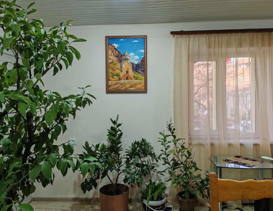 Hotel Sun House Yeghegnadzor Esterno foto