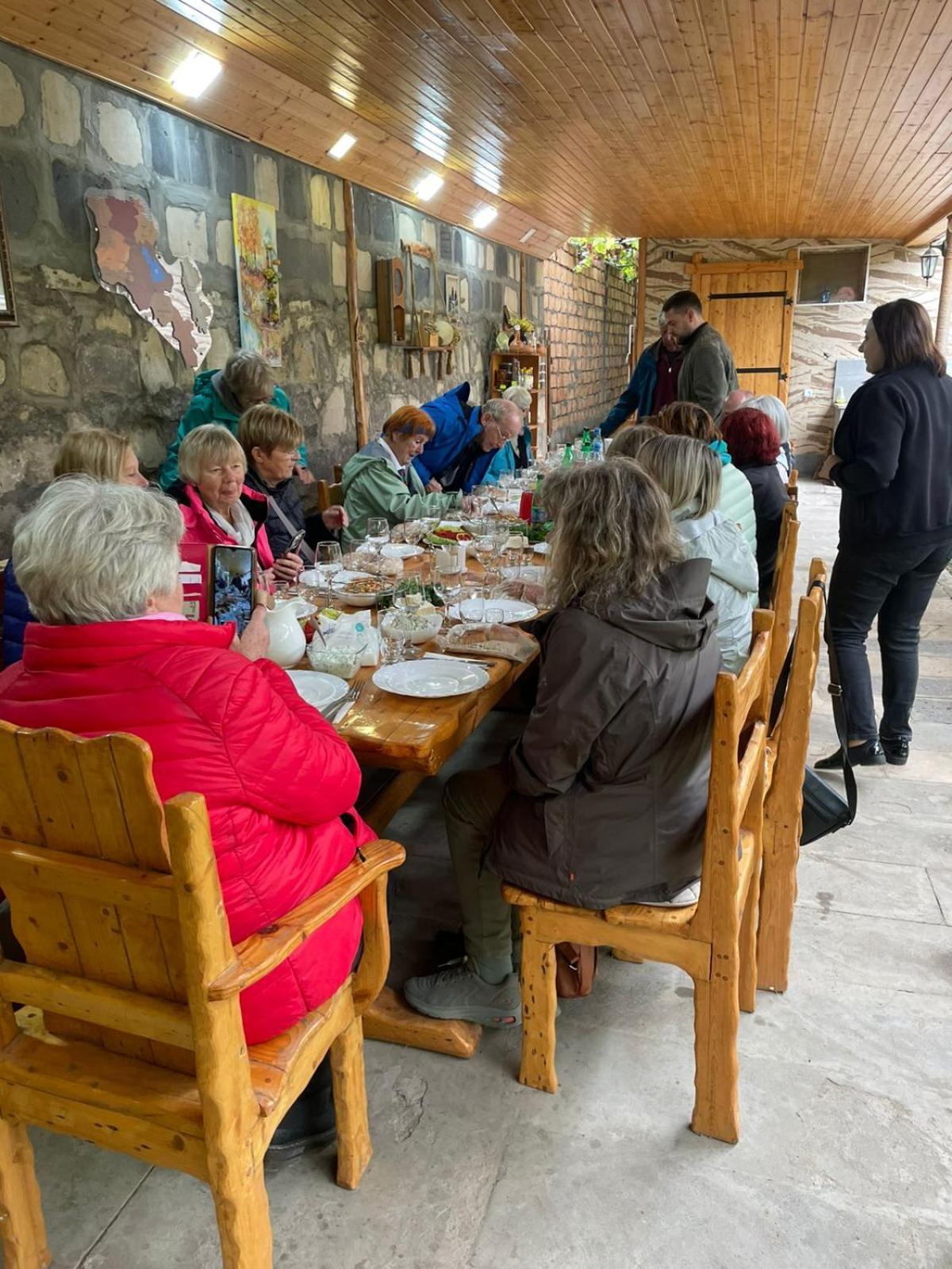 Hotel Sun House Yeghegnadzor Esterno foto