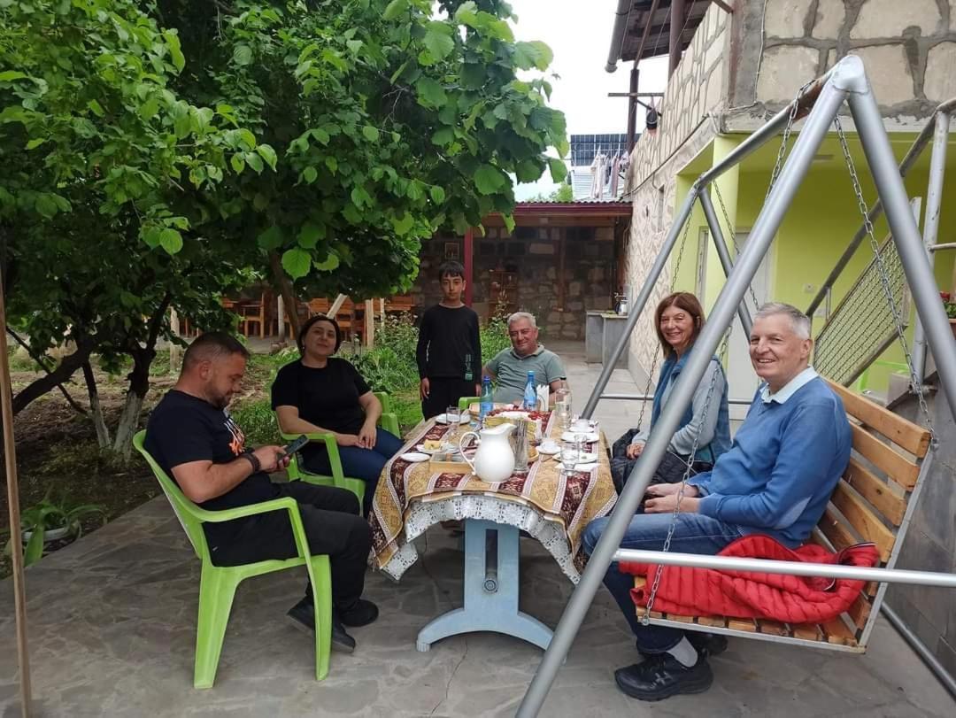 Hotel Sun House Yeghegnadzor Esterno foto